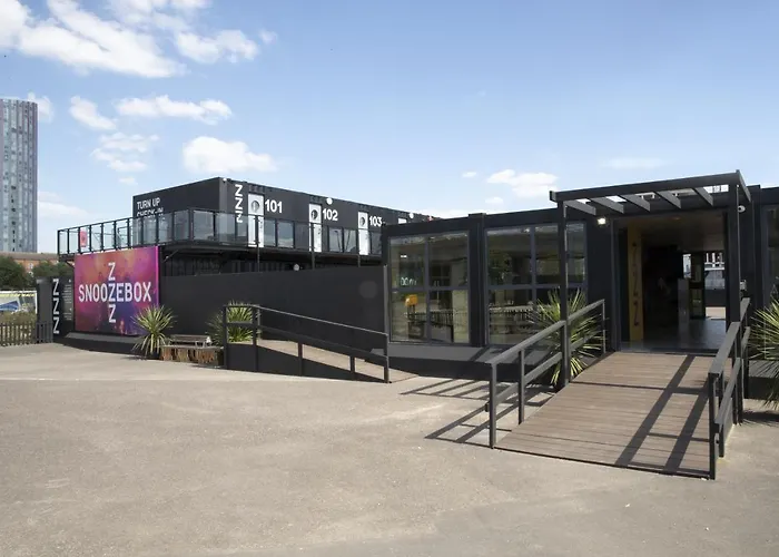 Snoozebox Olympic Park Hotel